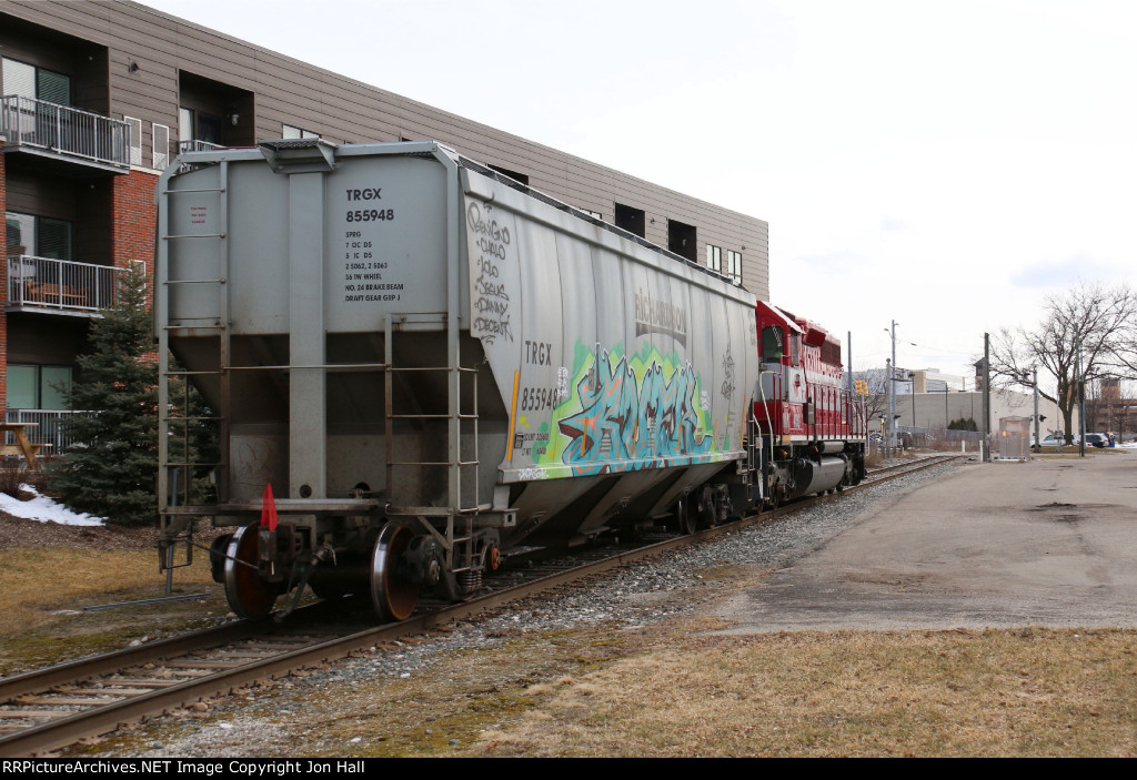 With a single loaded car from Turner St in tow, 4190 heads away